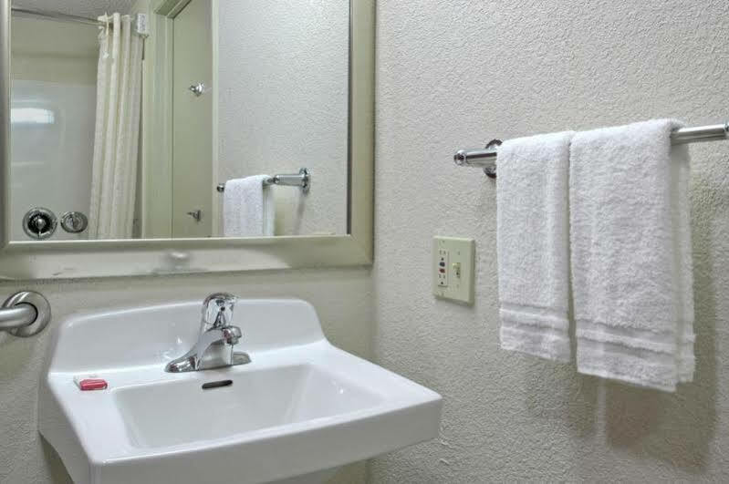 Red Roof Inn San Antonio Airport Екстер'єр фото